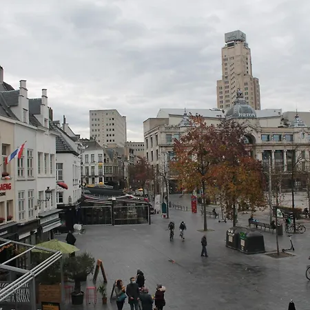 The Cathedral First Floor Apartment Antwerpen